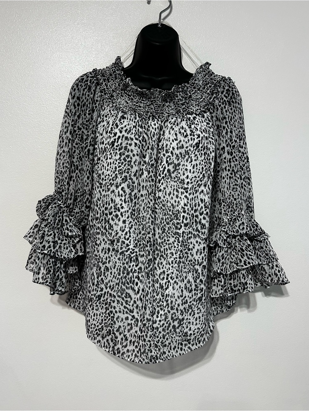 CeCe Black and White Leopard Smocked Neck Ruffle Sleeve Blouse Size M